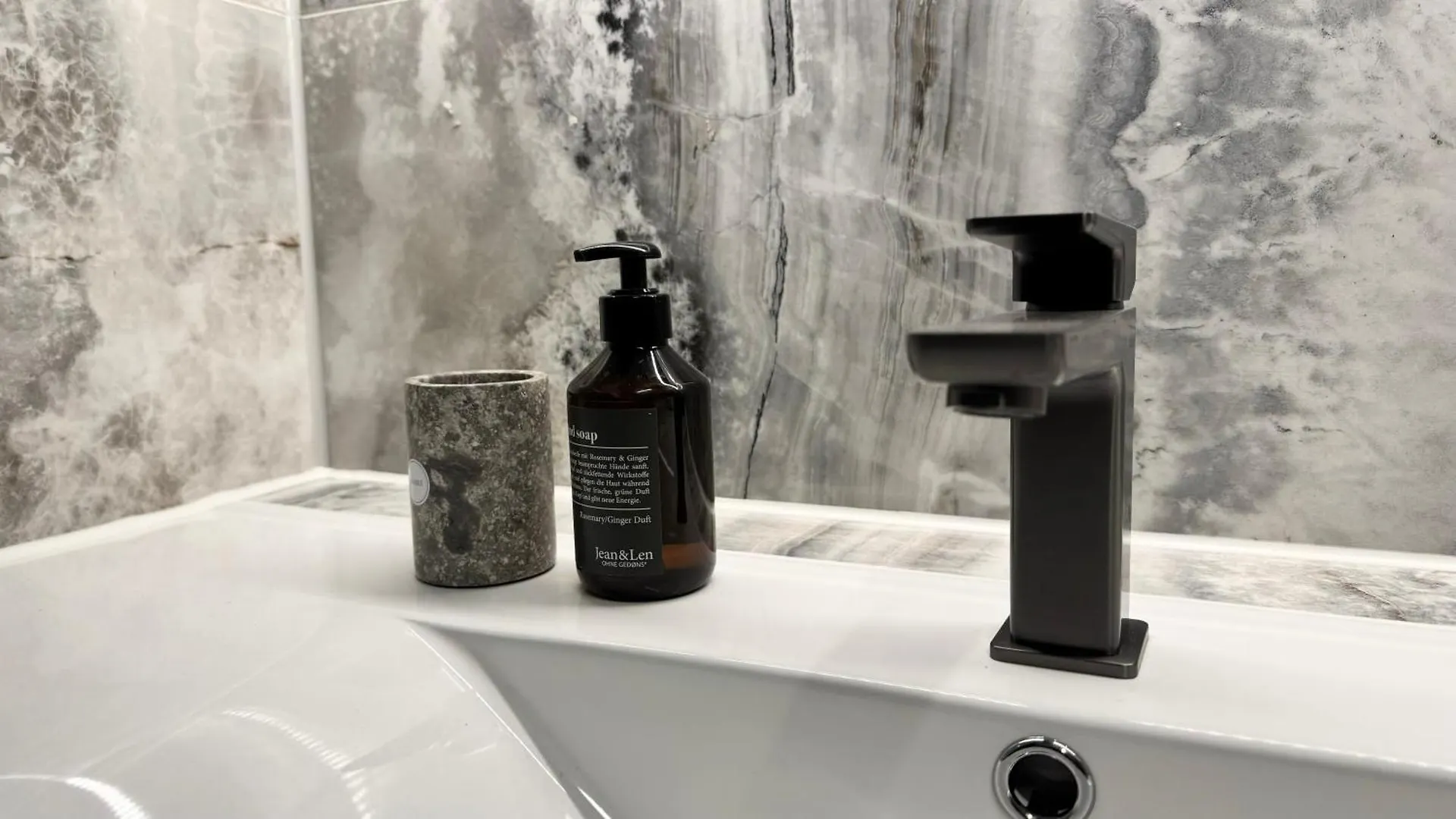 Exklusives Designer-Apartment In Altbogenhausen Hochwertige Ausstattung Fuer Hoechste Ansprueche Munich 0*,