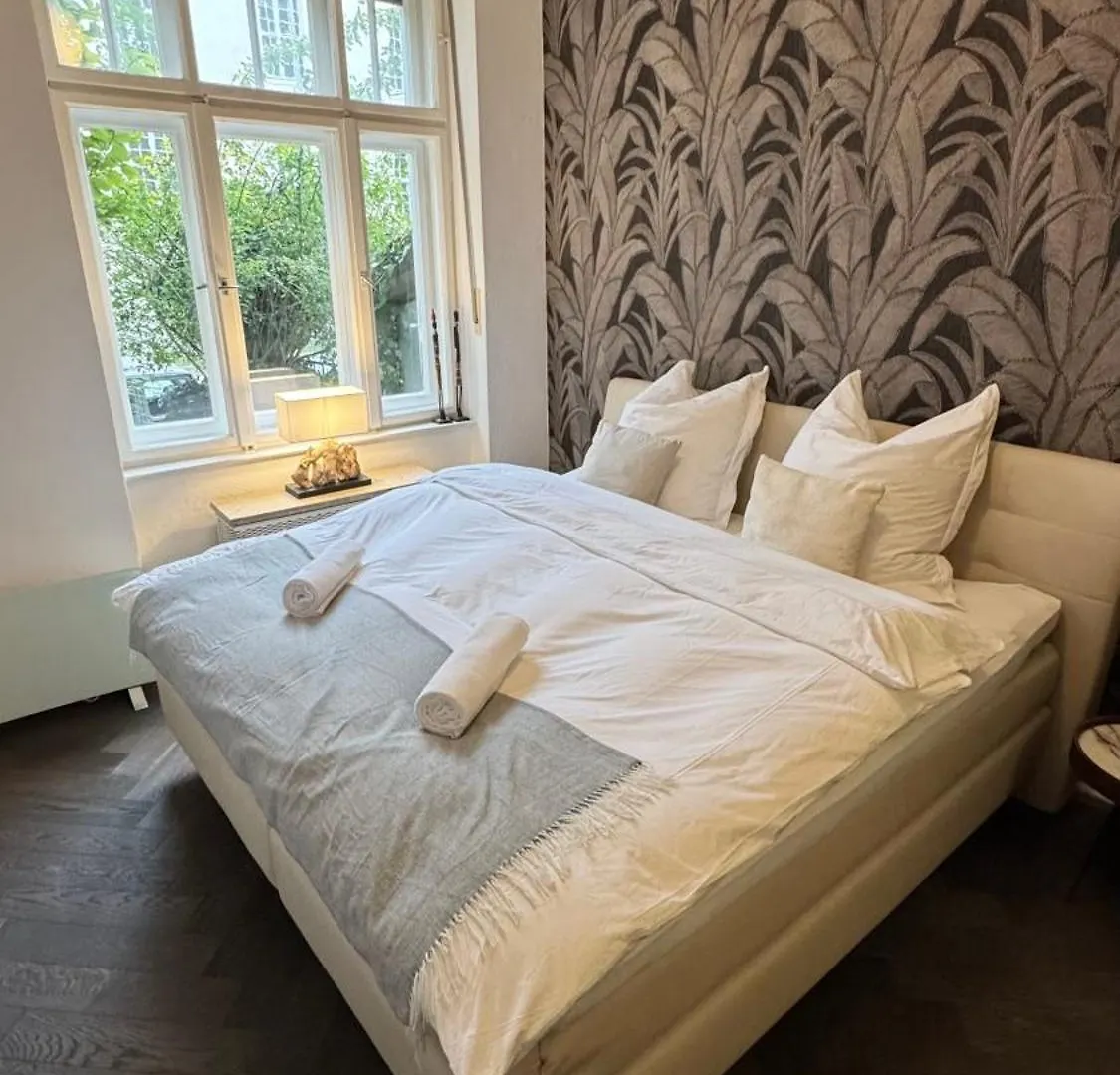 Exklusives Designer-Apartment In Altbogenhausen Hochwertige Ausstattung Fuer Hoechste Ansprueche Munich 0*,  Germany